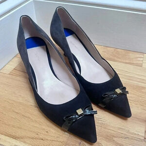 Stuart Weitzman Winn Kitten Heel Two-Tone Bow Pumps Suede Black Grey size 7